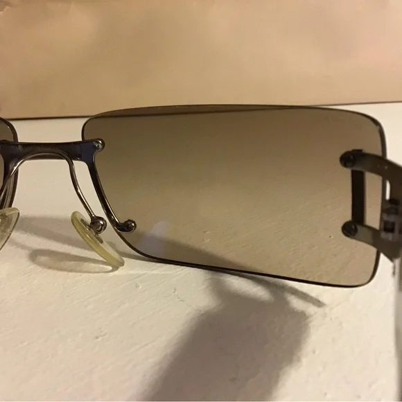 Gorgeous BVLGARI Sunglasses with Case - Picture 8 of 11